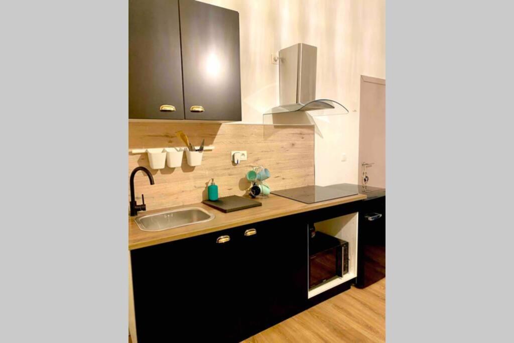 מונס Luxury 1Bedroom Apartment מראה חיצוני תמונה